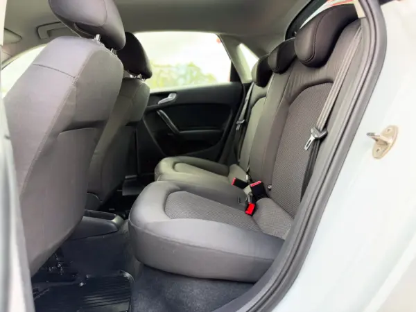 Audi A1 Sportback 1.6 TDI S-line 15