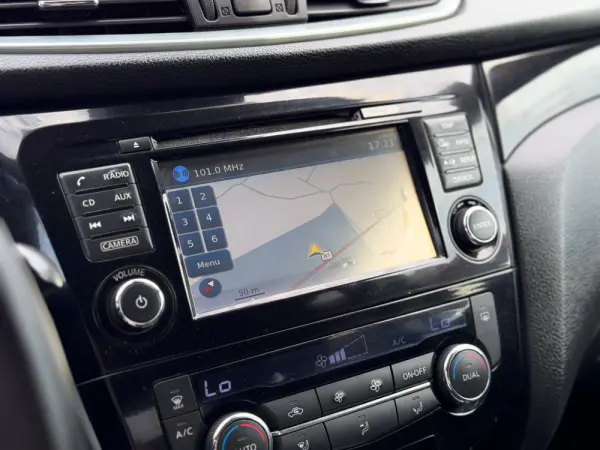 Nissan Qashqai 1.5 dCi Tekna J19 20