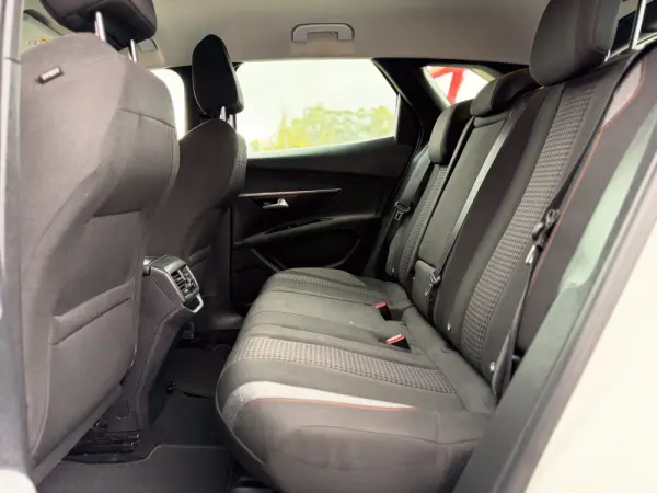 Peugeot 3008 BlueHDi 130 Stop & Start EAT8 Active Pack 16