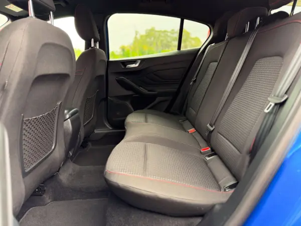 Ford Focus 1.0 EcoBoost MHEV ST-Line 15