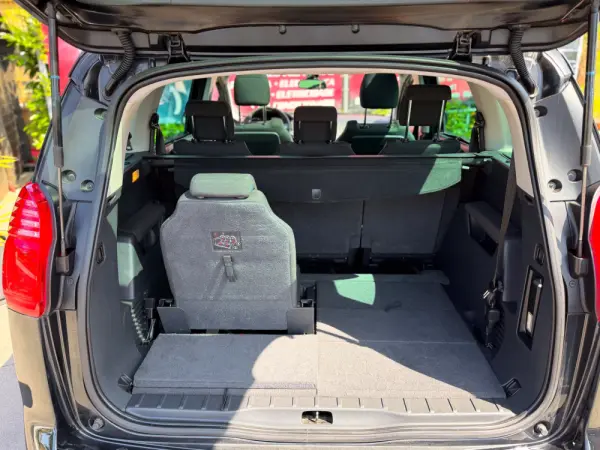 Peugeot 5008 1.6 HDi Allure 11