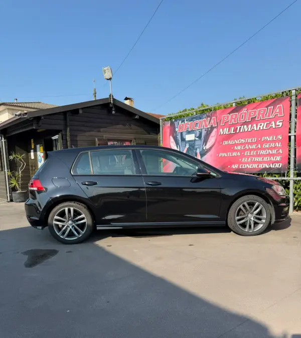 Volkswagen Golf 1.6 TDi R-Line 17