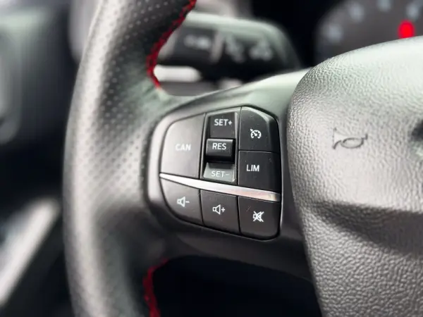 Ford Focus 1.0 EcoBoost MHEV ST-Line 22
