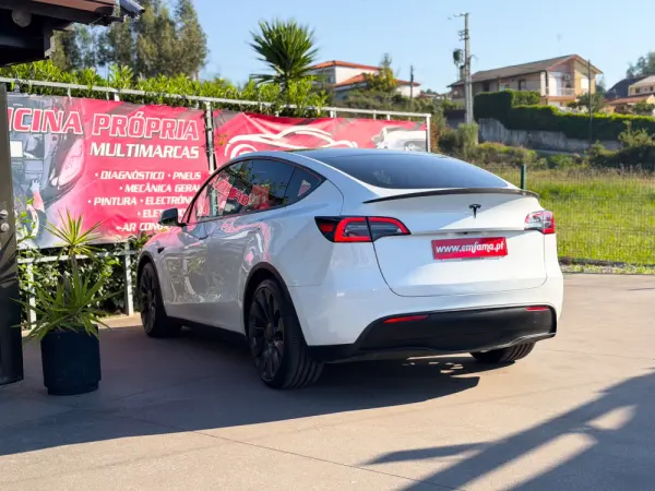 Tesla Model Y Performance Tração Integral 7