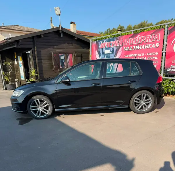 Volkswagen Golf 1.6 TDi R-Line 14