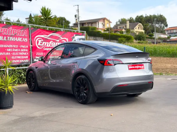 Tesla Model Y Performance Tração Integral 8