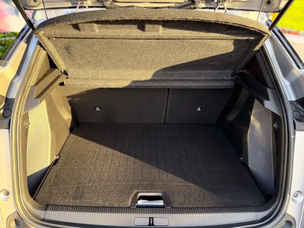 Peugeot 2008 1.2 PureTech GT Pack EAT8 12