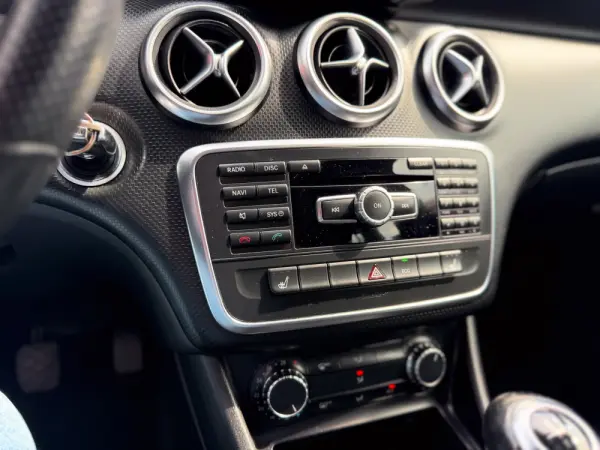 Mercedes-Benz A 180 d Urban 19