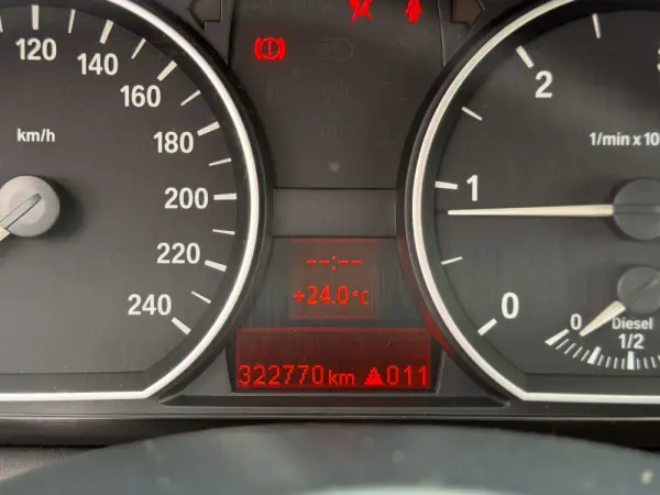 BMW 118 d Pack M 15