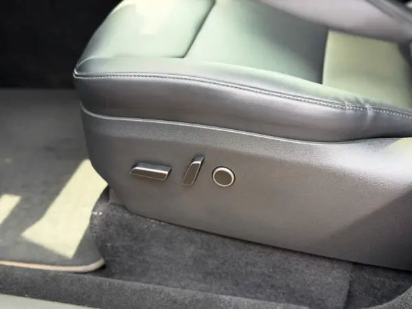 Tesla Model Y Standard 22