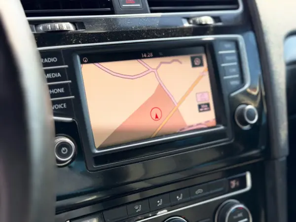 Volkswagen Golf 1.6 TDI BlueMotion Allstar 14