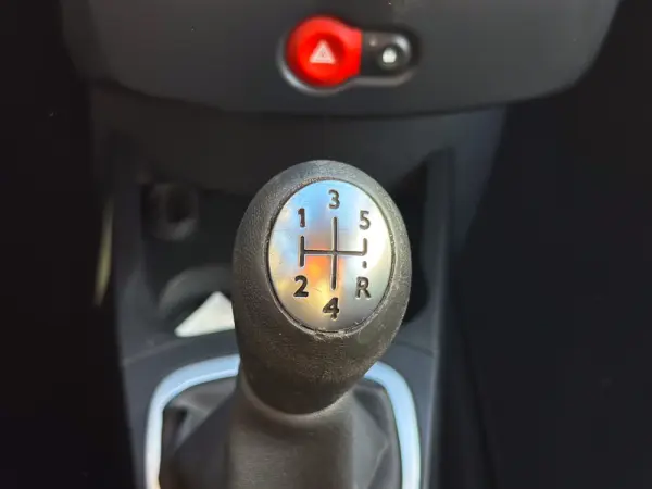 Renault Clio 1.2 16V Confort 14