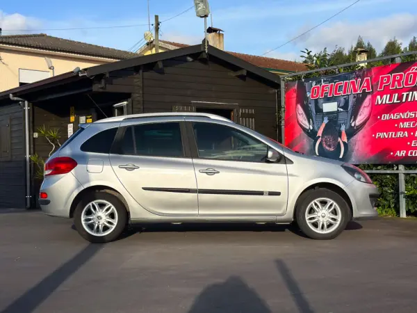 Renault Clio 1.2 16V Confort 9