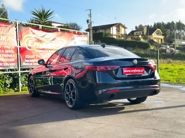 Alfa Romeo Giulia 2.2 D Sprint AT8 9