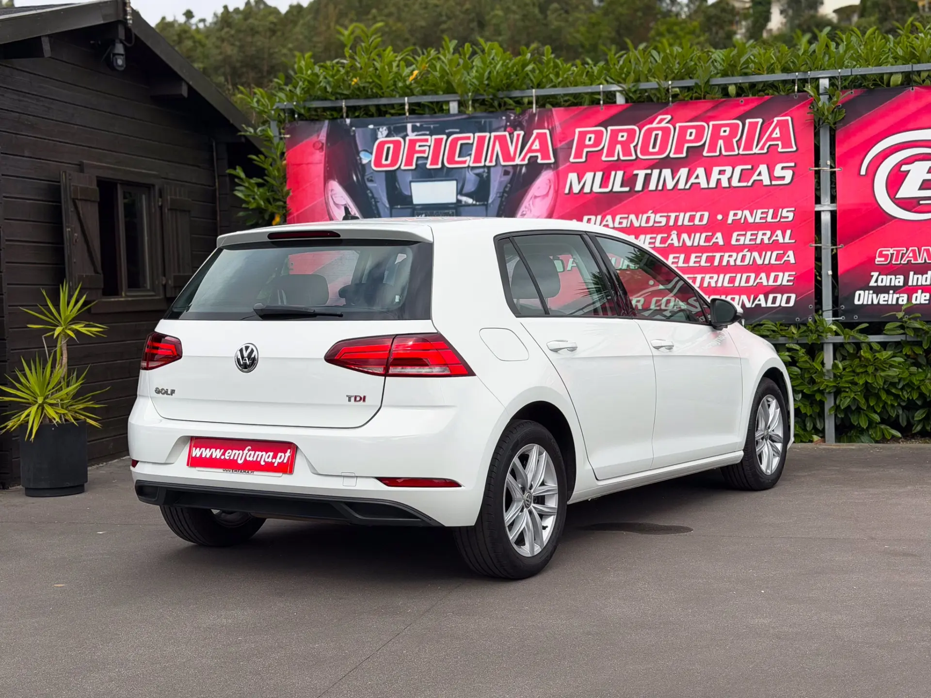 Volkswagen Golf 1.6 TDI Confortline 8