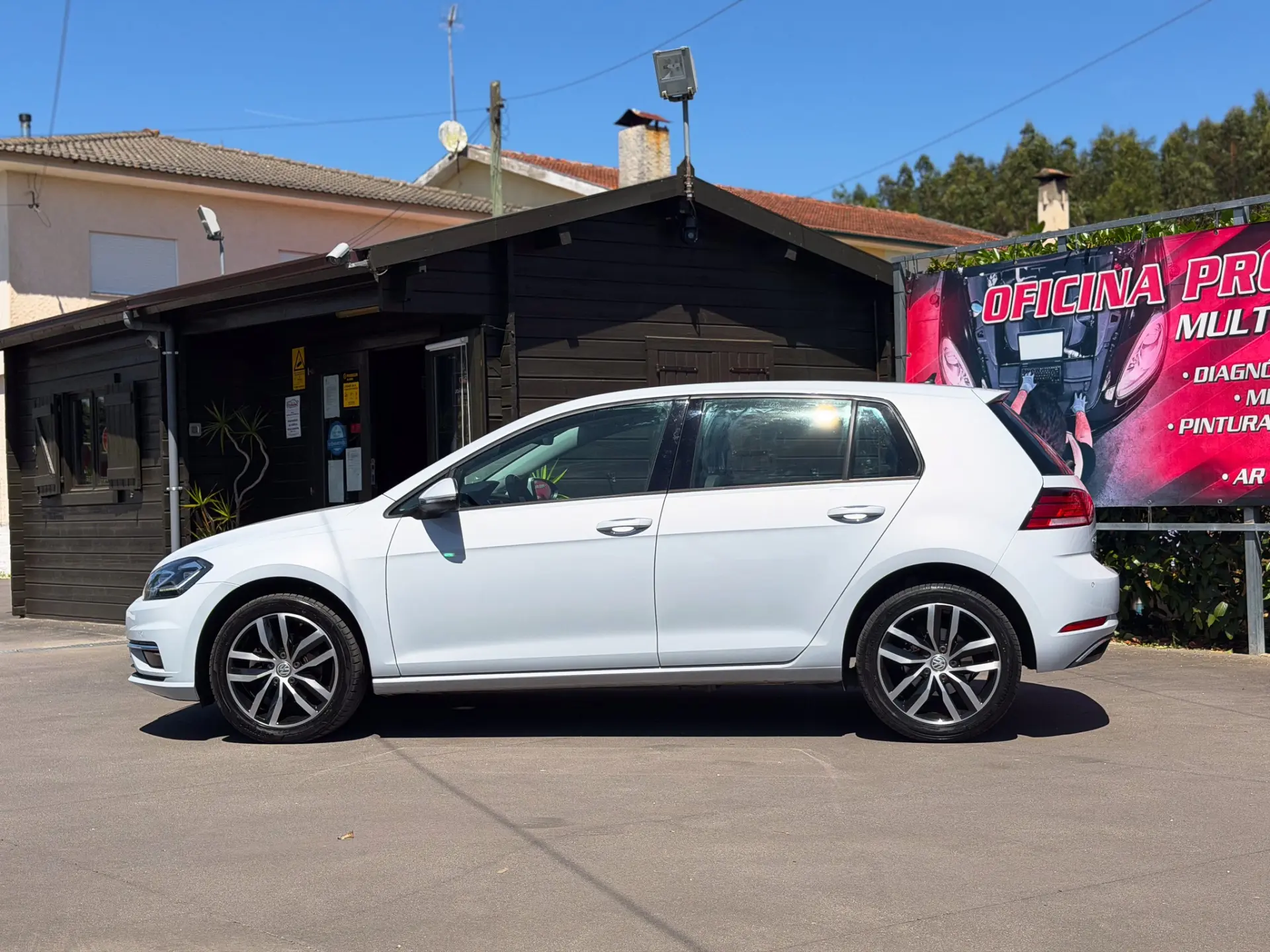 Volkswagen Golf 1.6 TDI Confortline 6