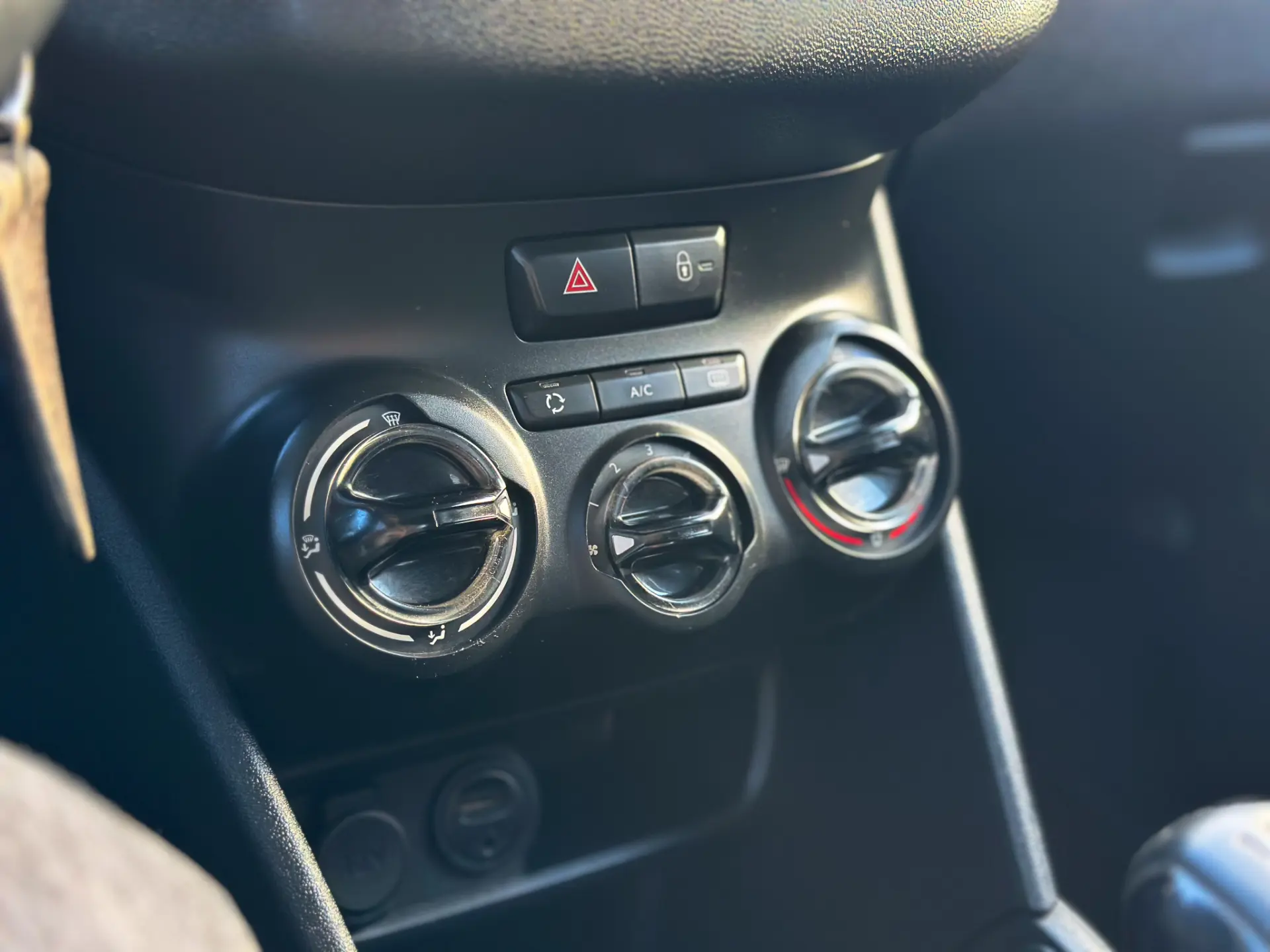 Peugeot 208 1.4 HDi Access 17