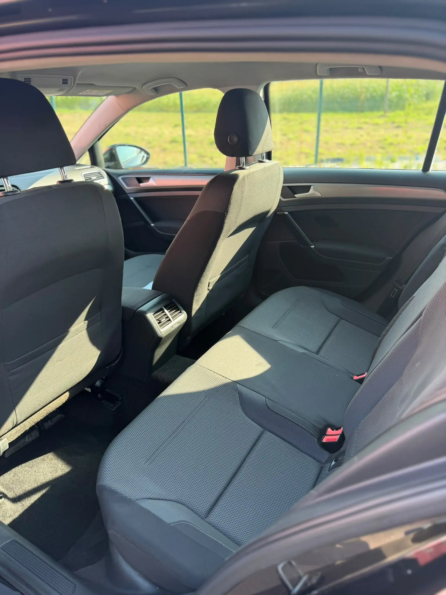 Volkswagen Golf 1.6 TDi R-Line 9