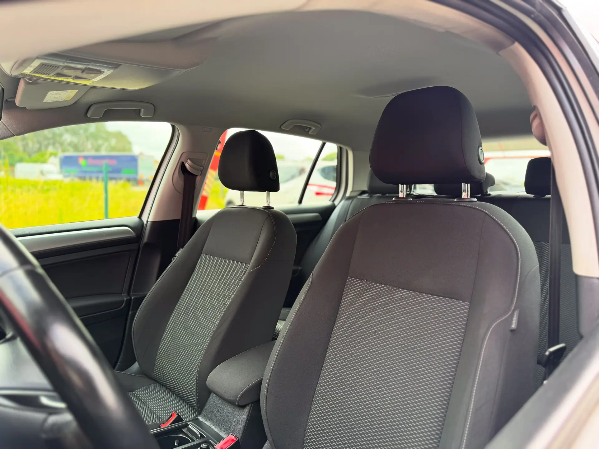 Volkswagen Golf 1.6 TDI Confortline 13