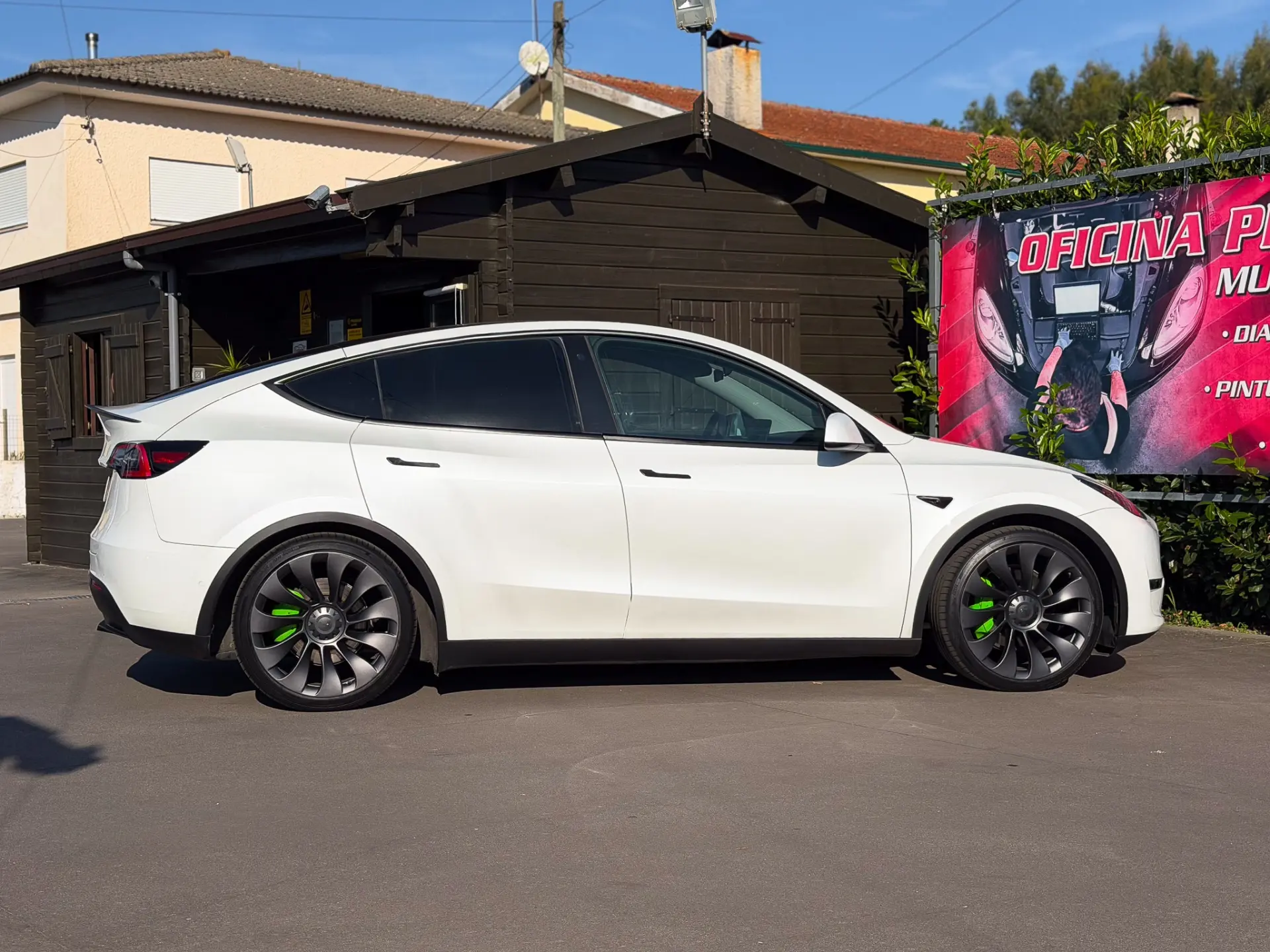 Tesla Model Y Performance Tração Integral 10