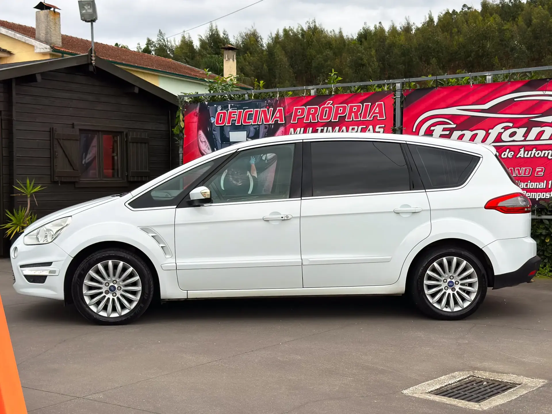 Ford S-Max 2.0 TDCi Titanium 7L 5