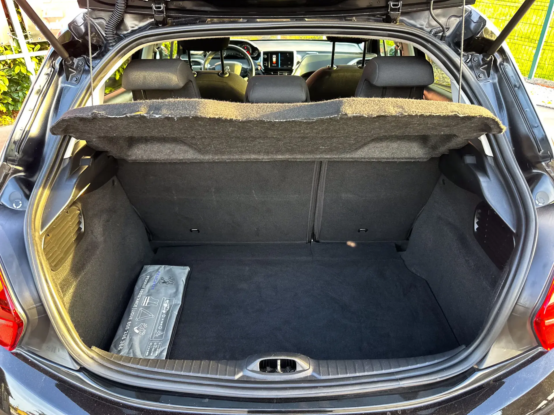 Peugeot 208 1.6 BlueHDi Style 12