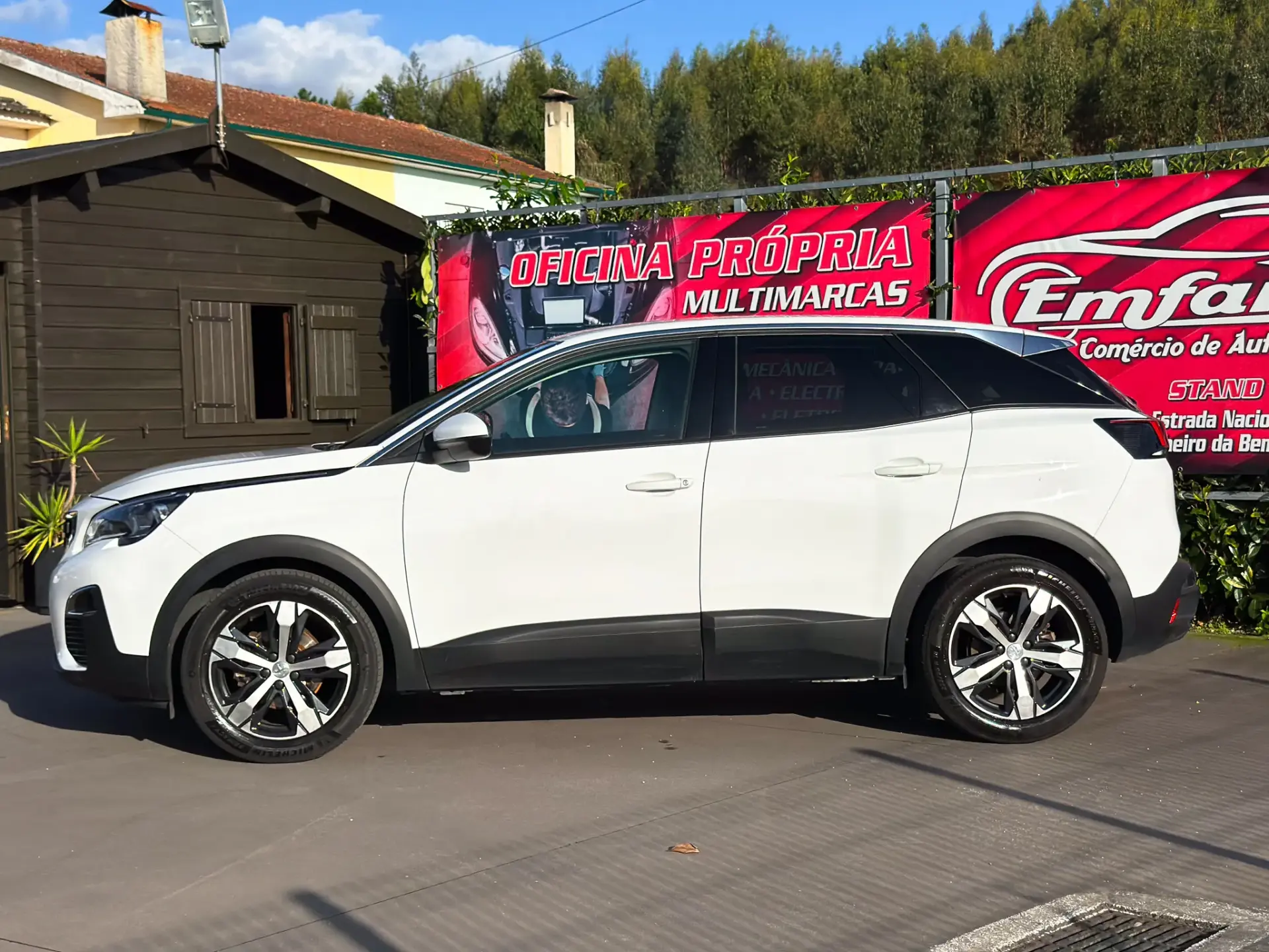 Peugeot 3008 1.5 BlueHDi Allure EAT8 6