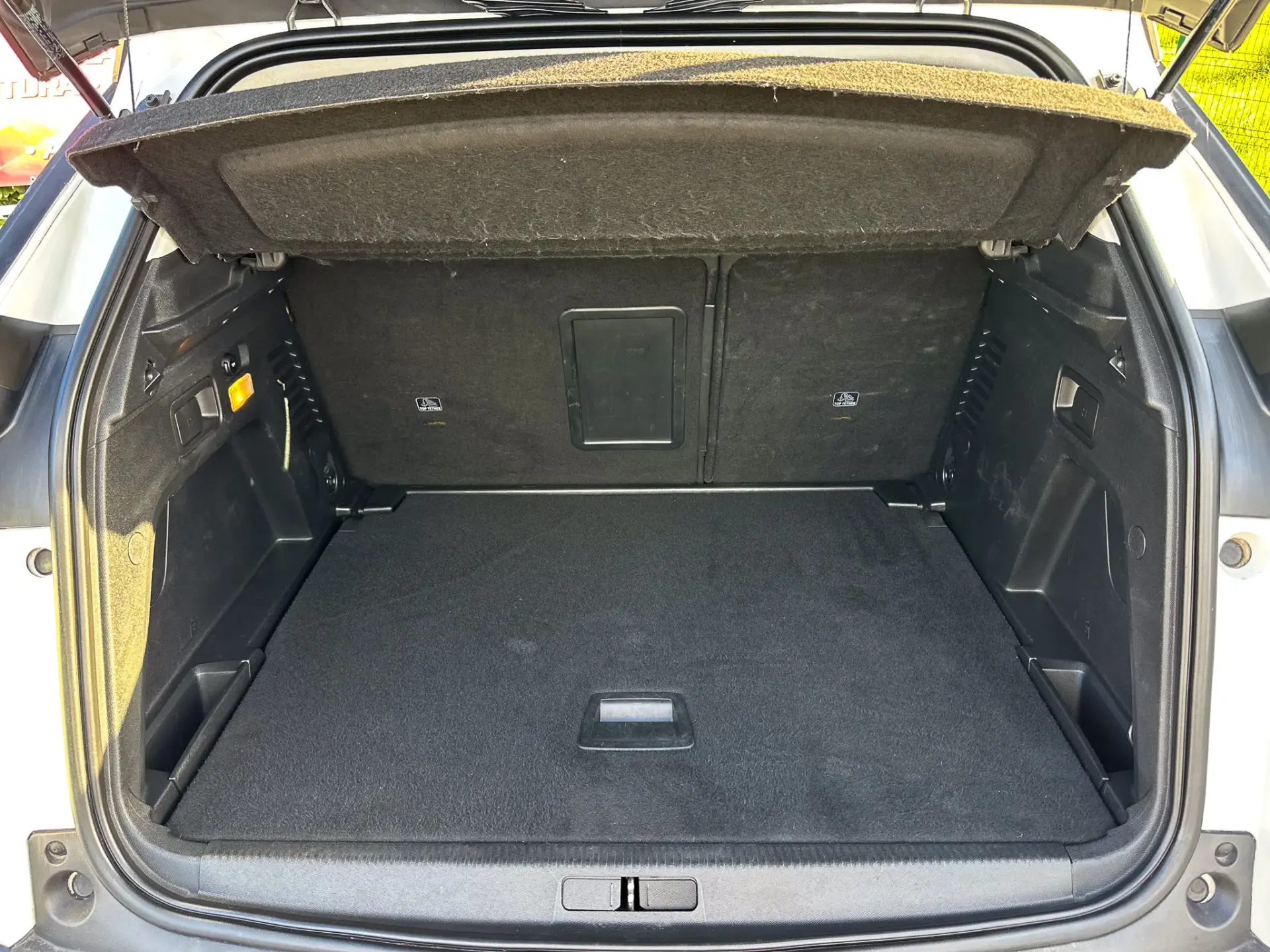Peugeot 3008 1.5 BlueHDi Allure EAT8 12