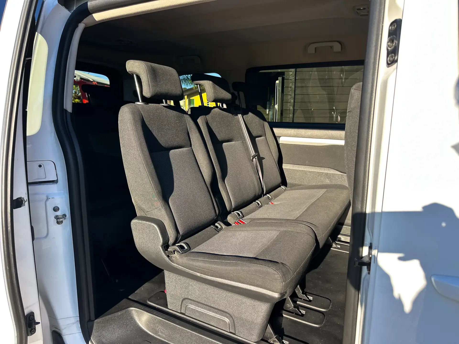 Peugeot Traveller 1.5 BlueHDi L2H1 Standard 3