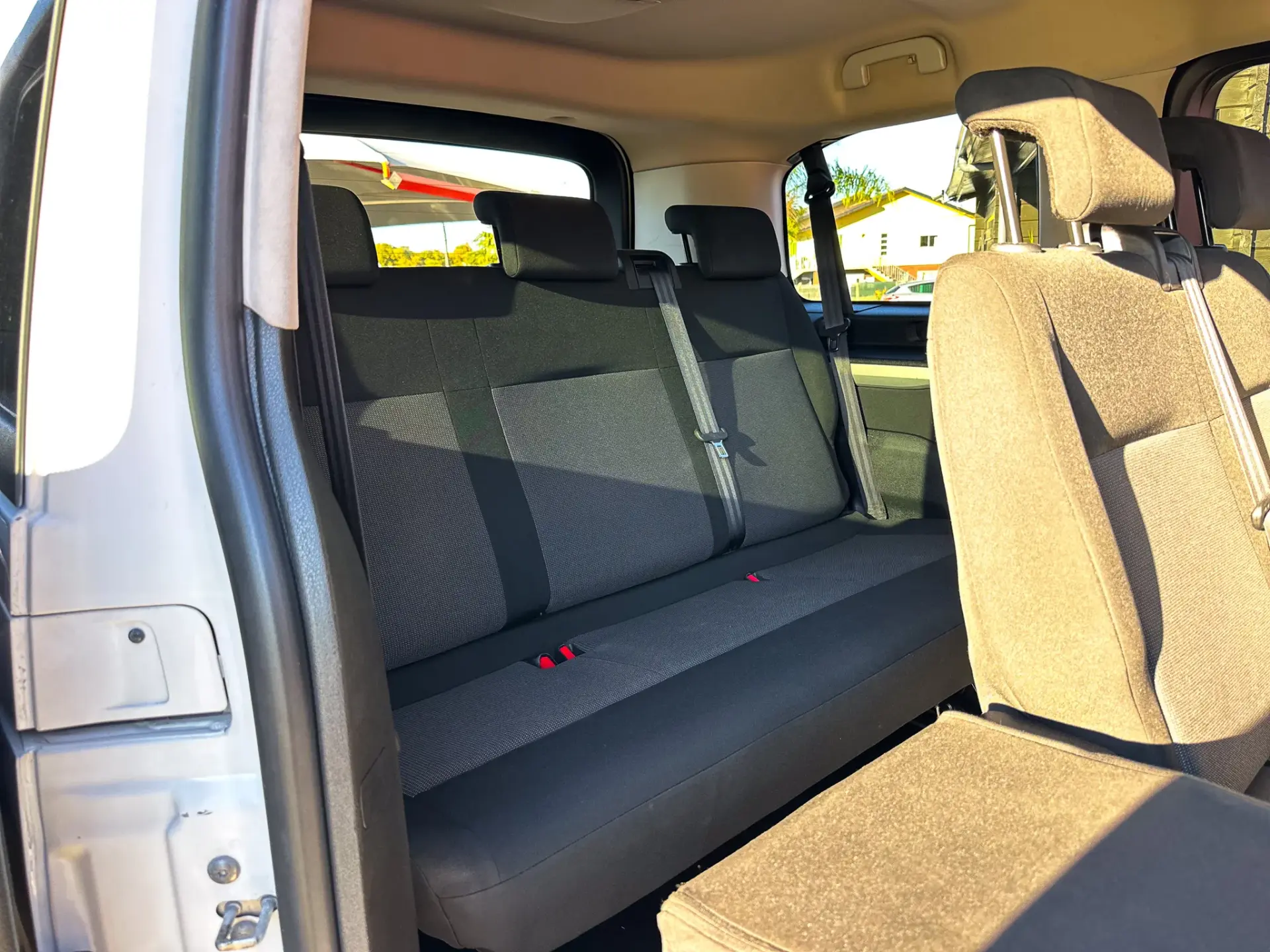 Peugeot Traveller 1.5 BlueHDi L2H1 Standard 4