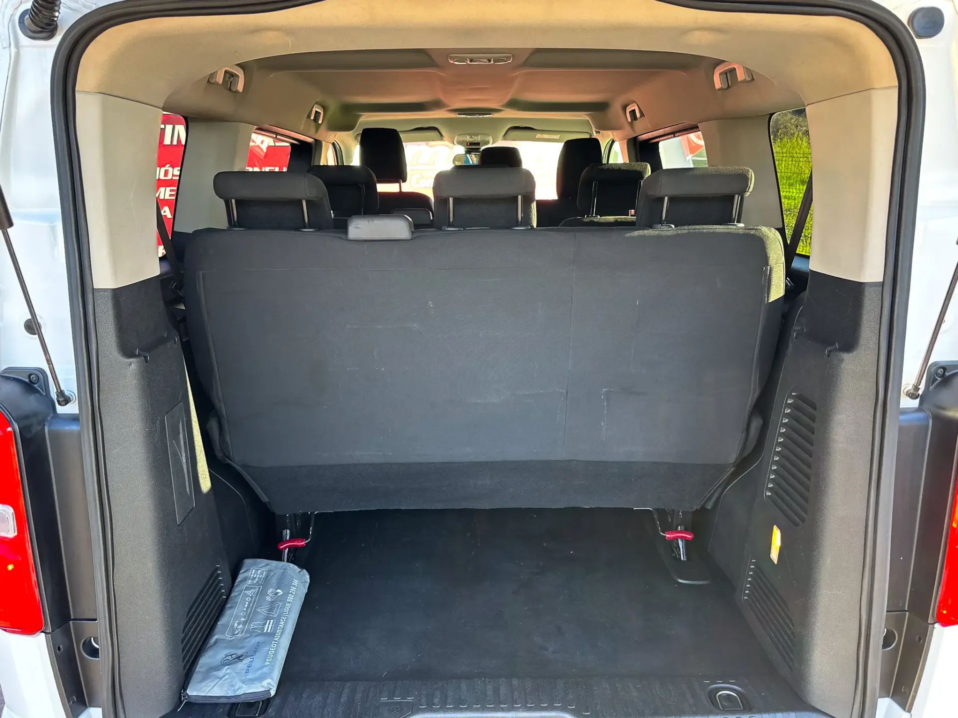 Peugeot Traveller 1.5 BlueHDi L2H1 Standard 13