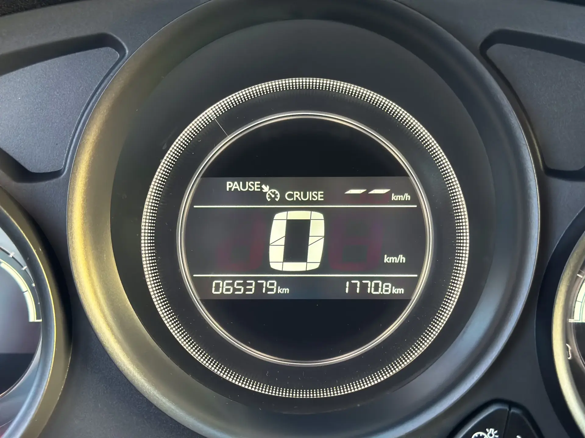 Citroën C4 1.6 BlueHDi Feel EAT6 4