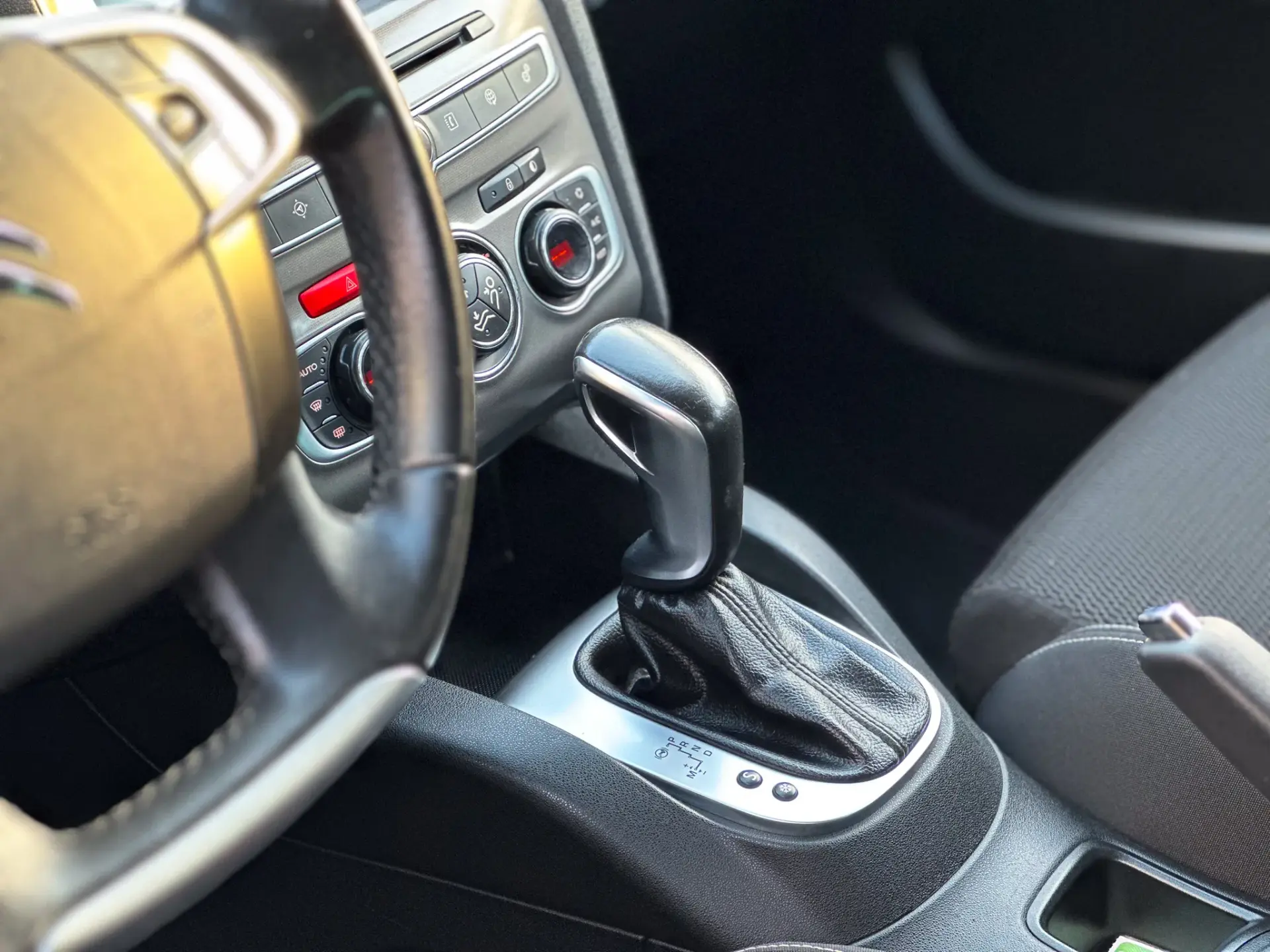 Citroën C4 1.6 BlueHDi Feel EAT6 17