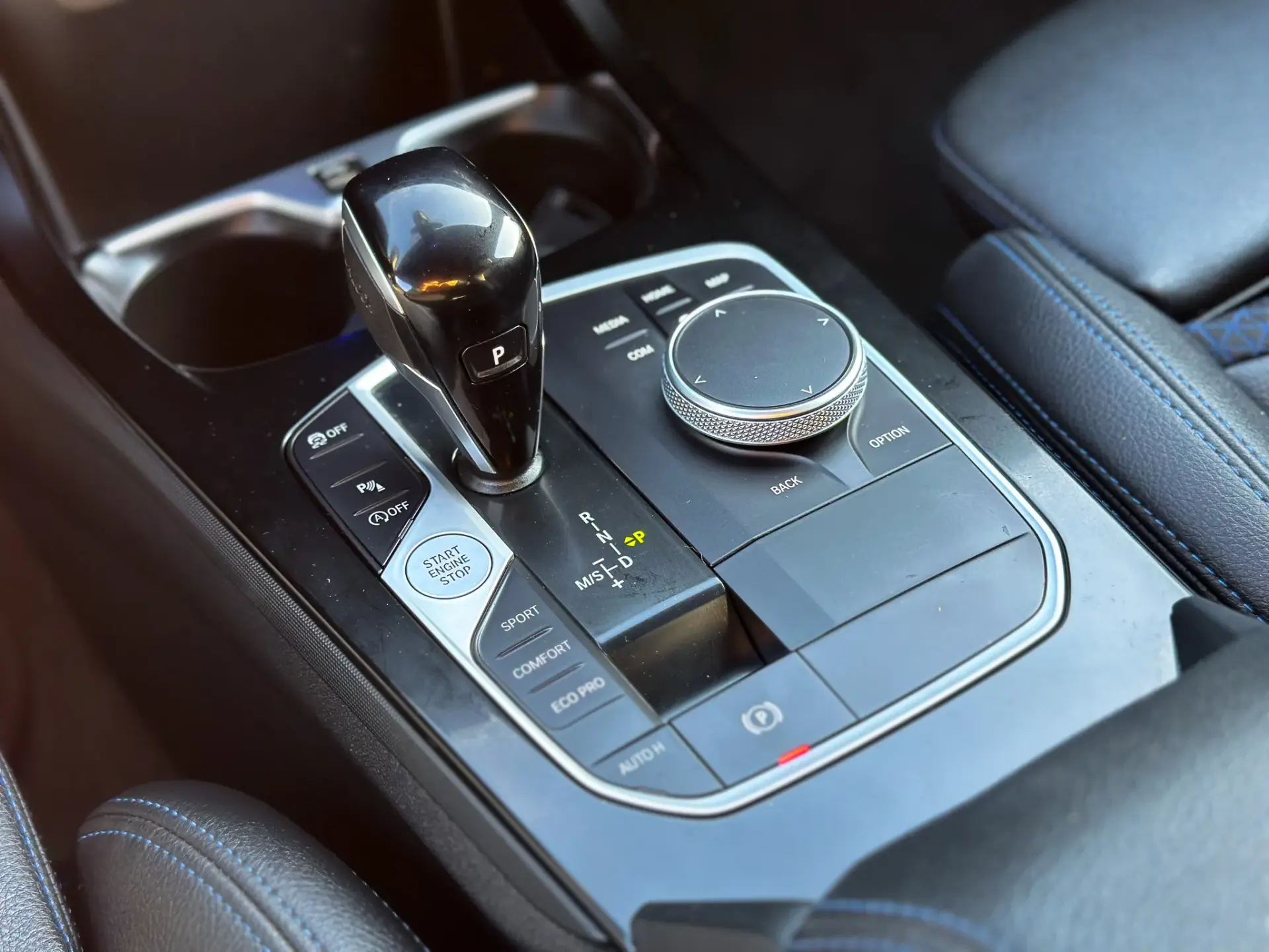 BMW 116 d Pack Desportivo M Auto 3