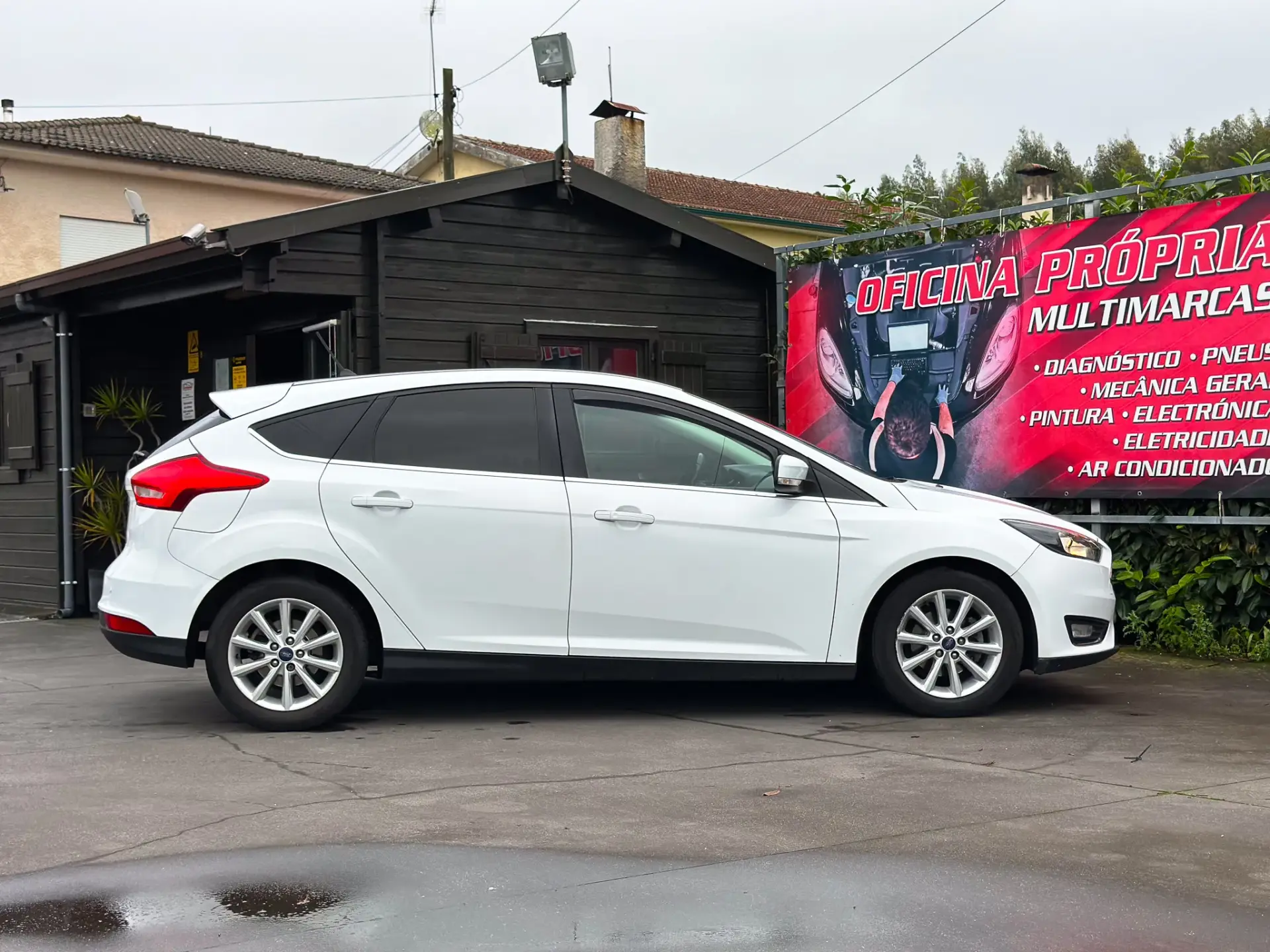 Ford Focus 1.0 EcoBoost Active 9