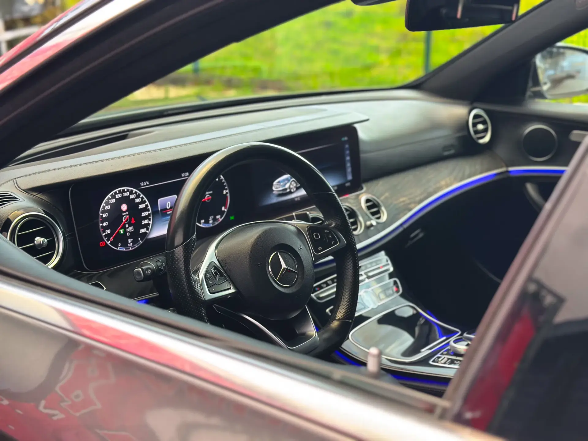 Mercedes-Benz E 220 d AMG Line 2