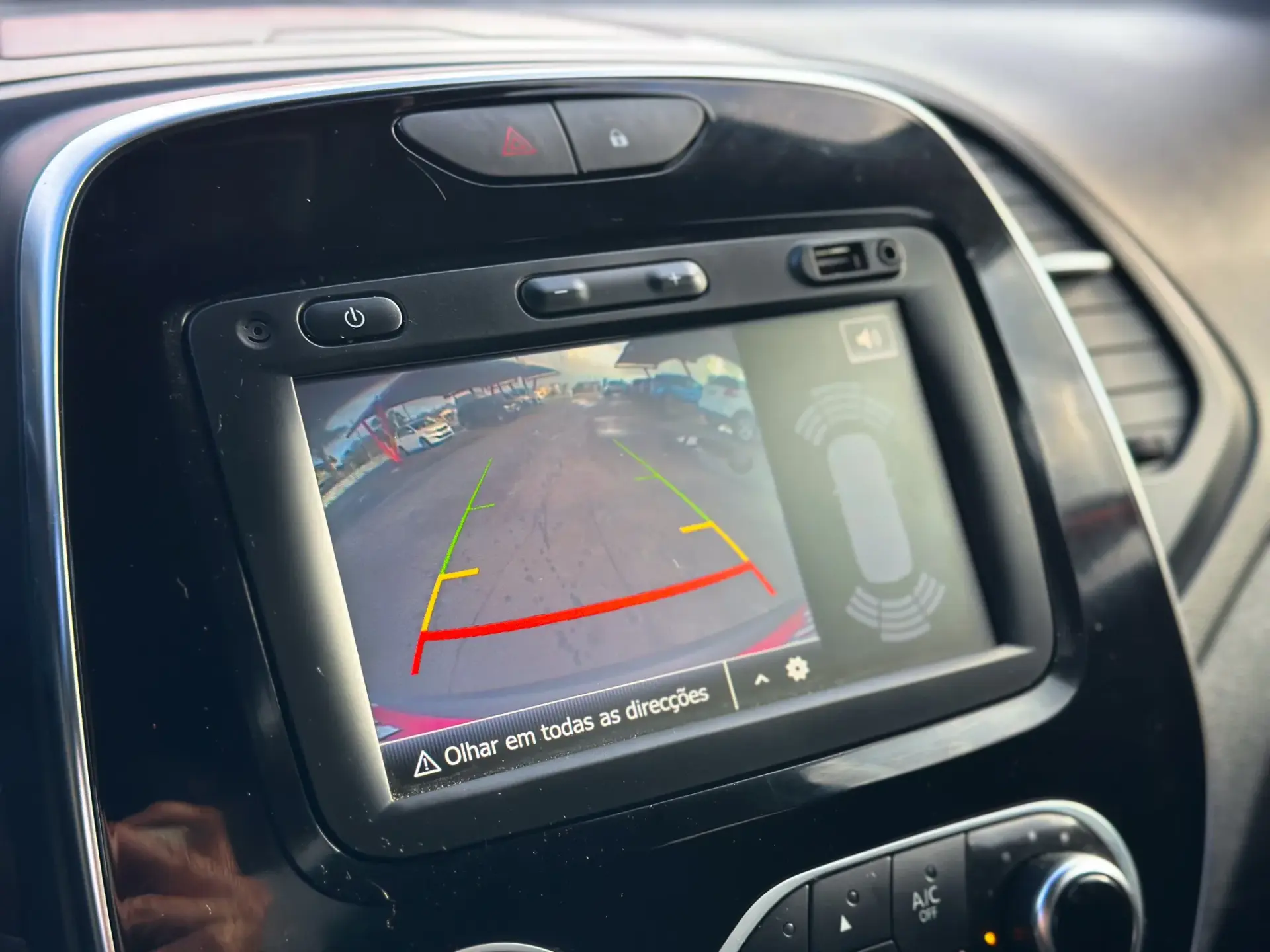 Renault Captur 0.9 TCE Exclusive 3