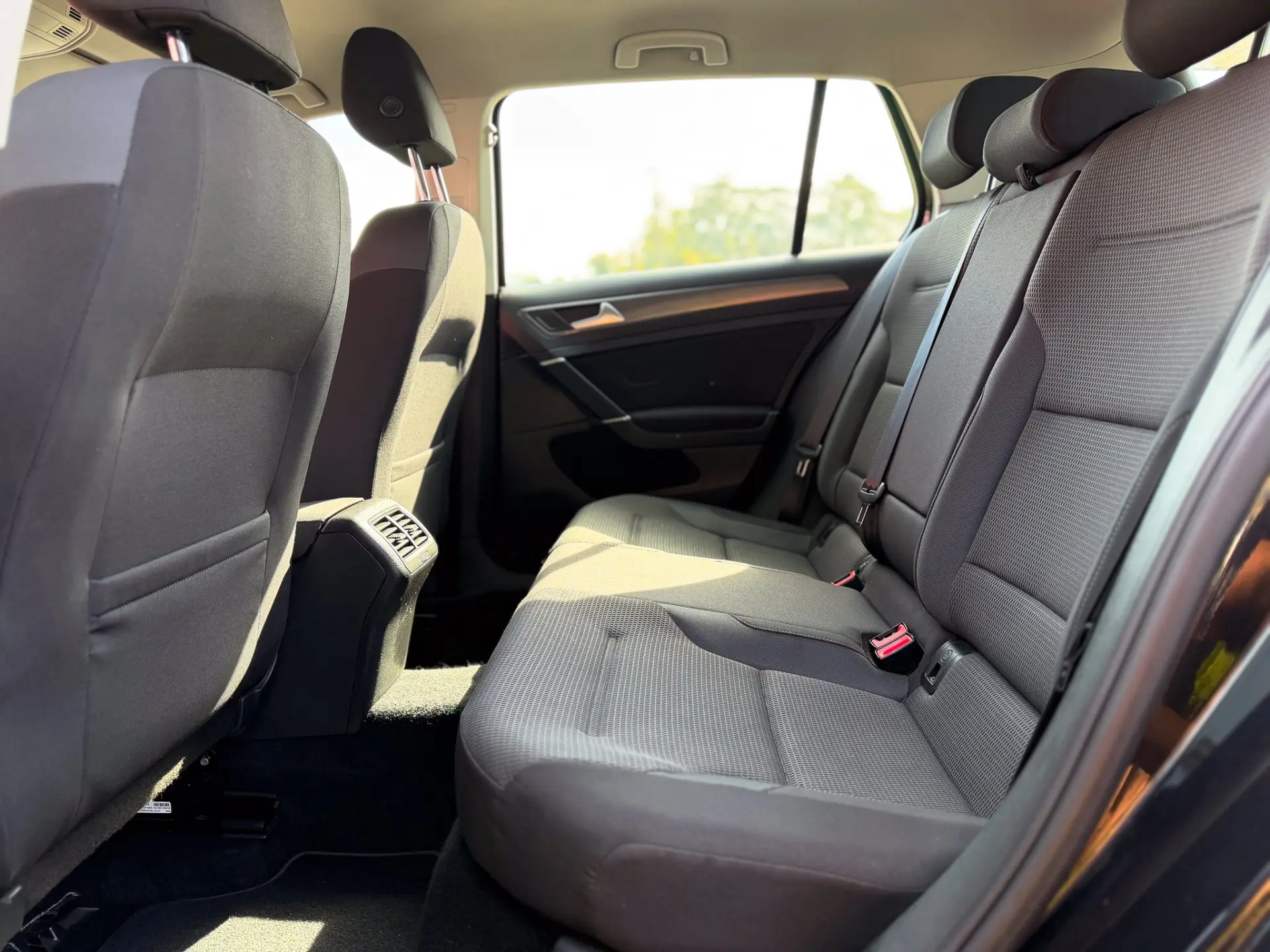 Volkswagen Golf 1.6 TDI Confortline 17