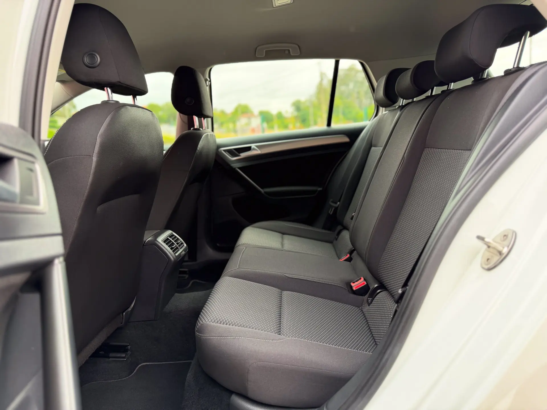 Volkswagen Golf 1.6 TDI Confortline 14