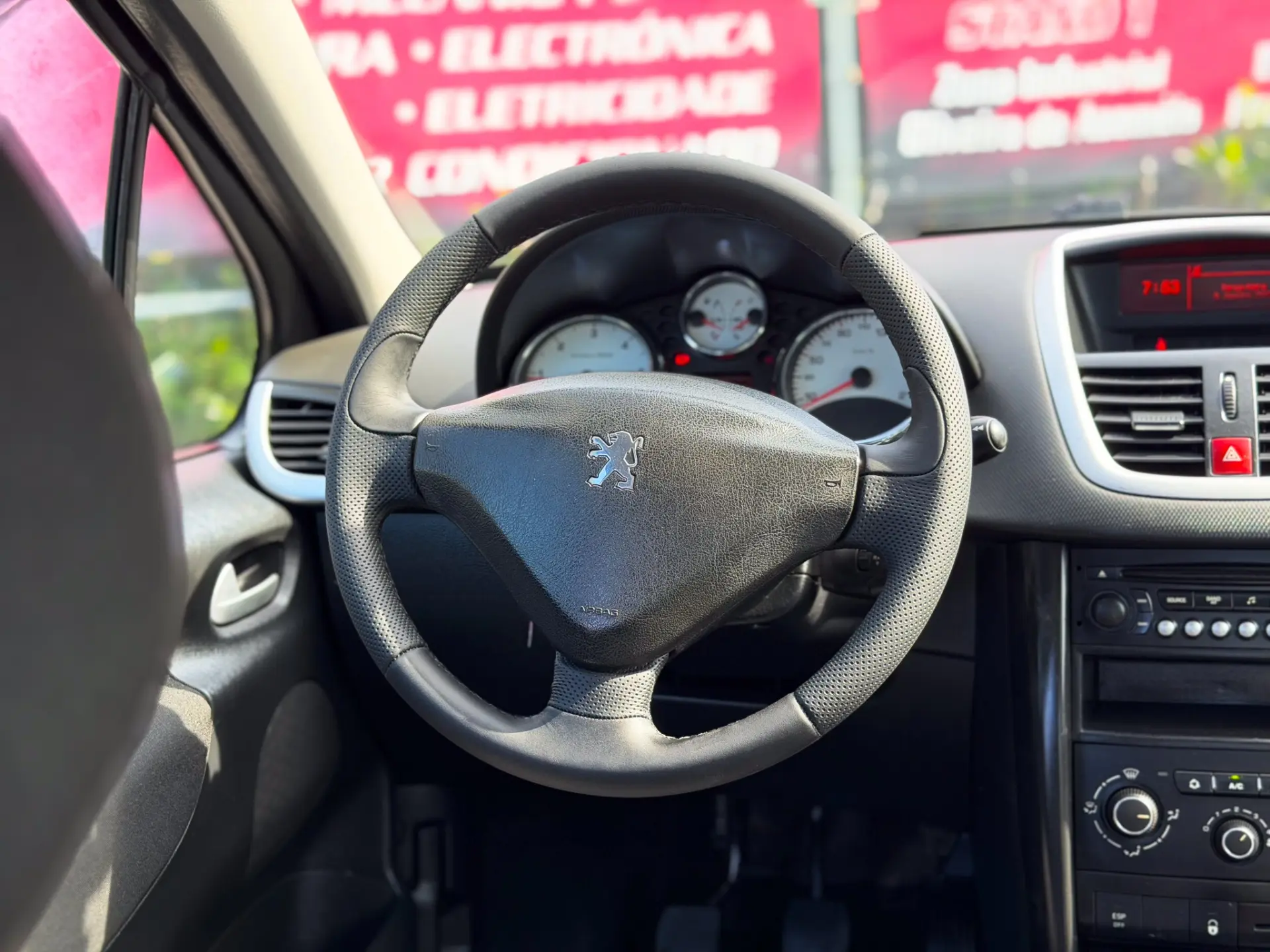 Peugeot 207 1.4 HDi Urban 15