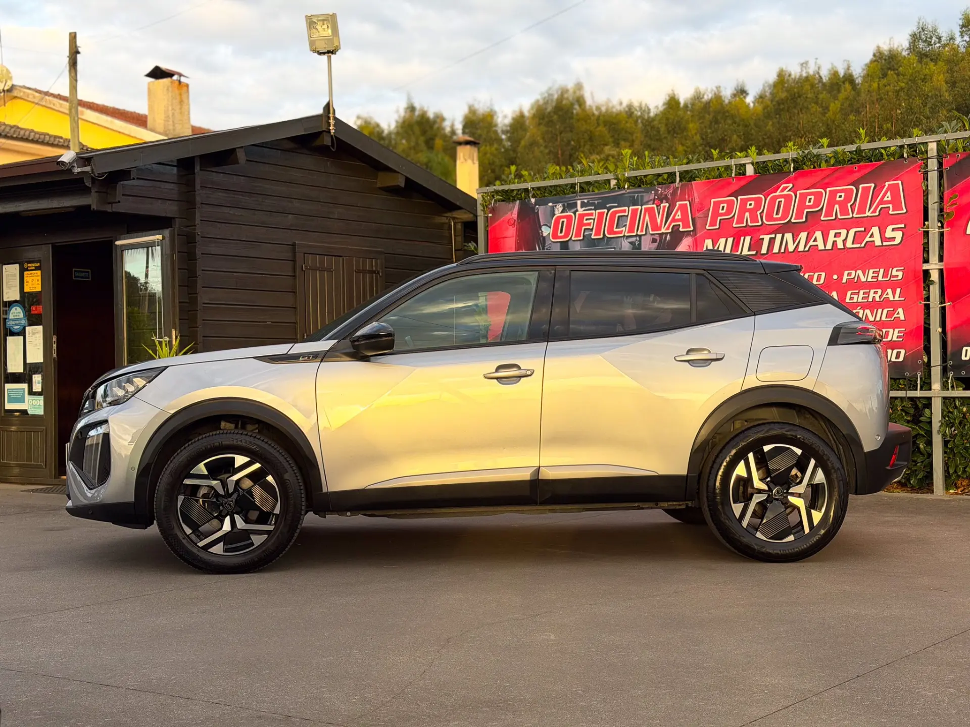 Peugeot 2008 1.2 PureTech GT Pack EAT8 6