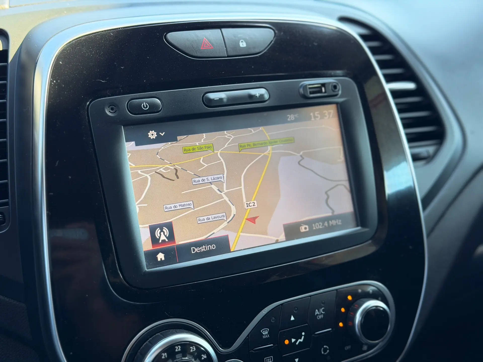 Renault Captur 1.5 dCi Exclusive 22