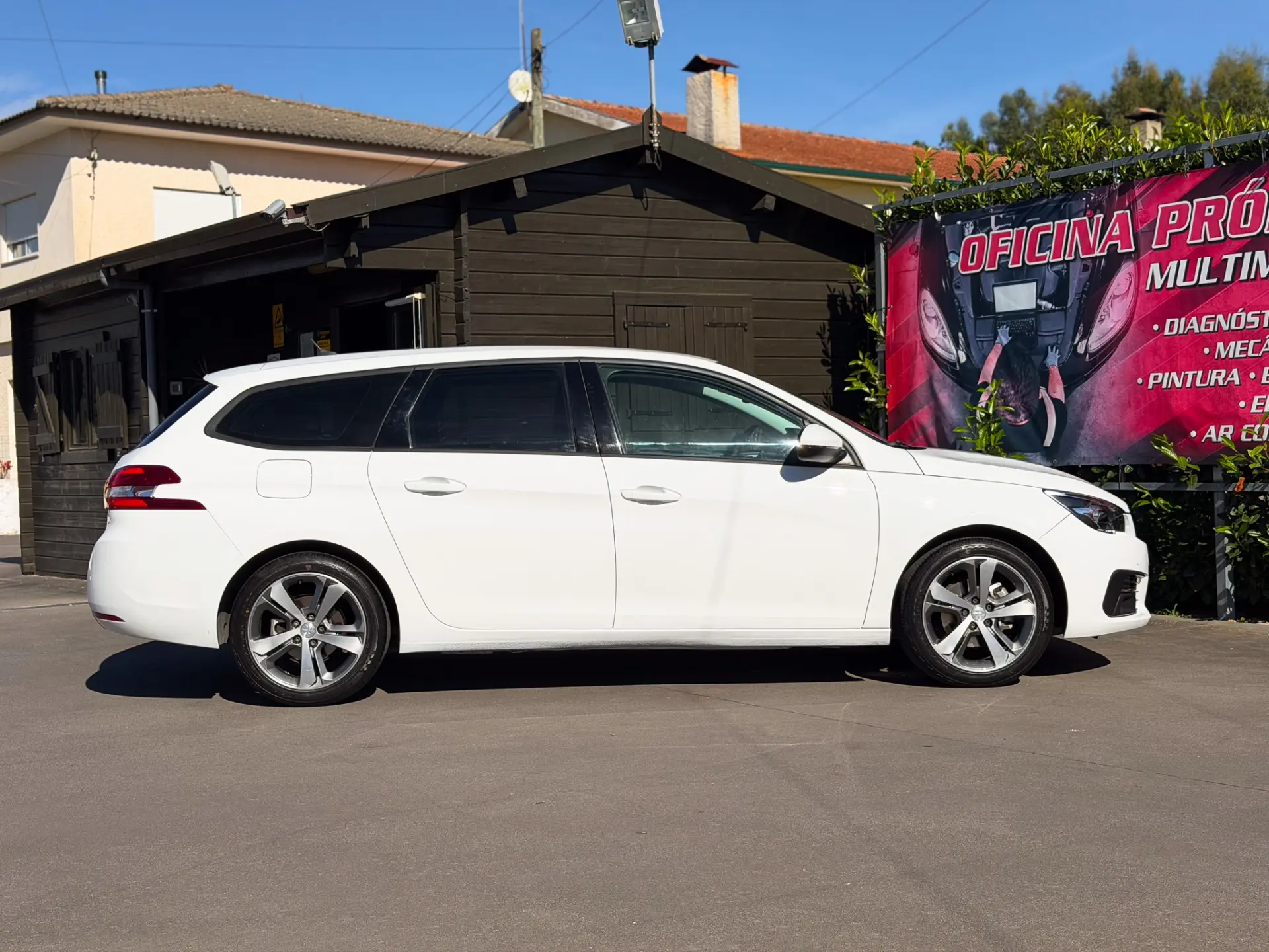 Peugeot 308 SW 1.5 BlueHDi Active EAT8 10