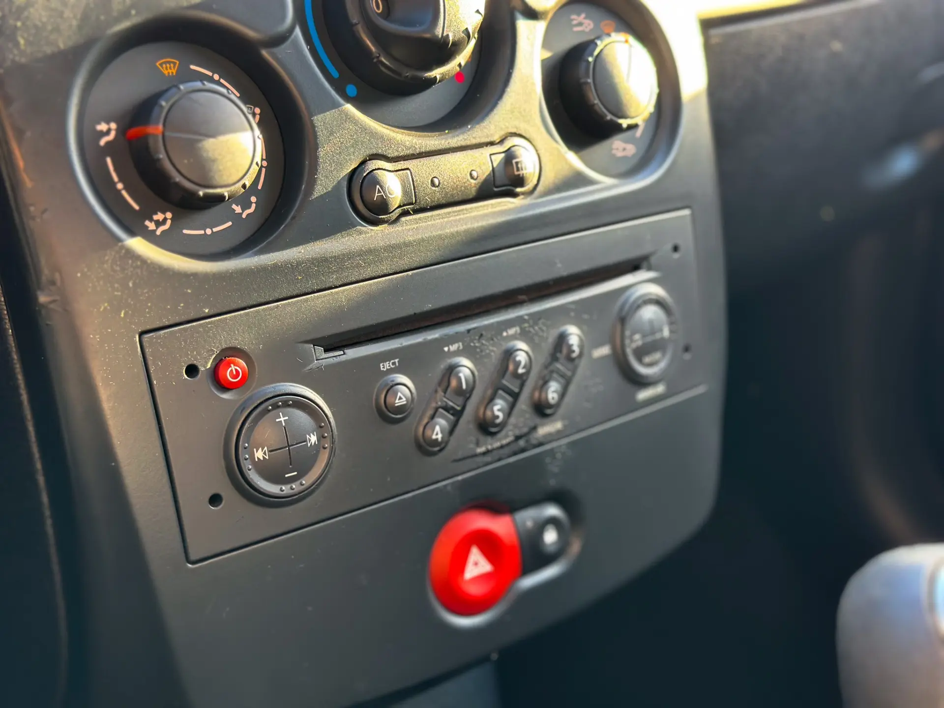 Renault Clio 1.2 16V Confort 17