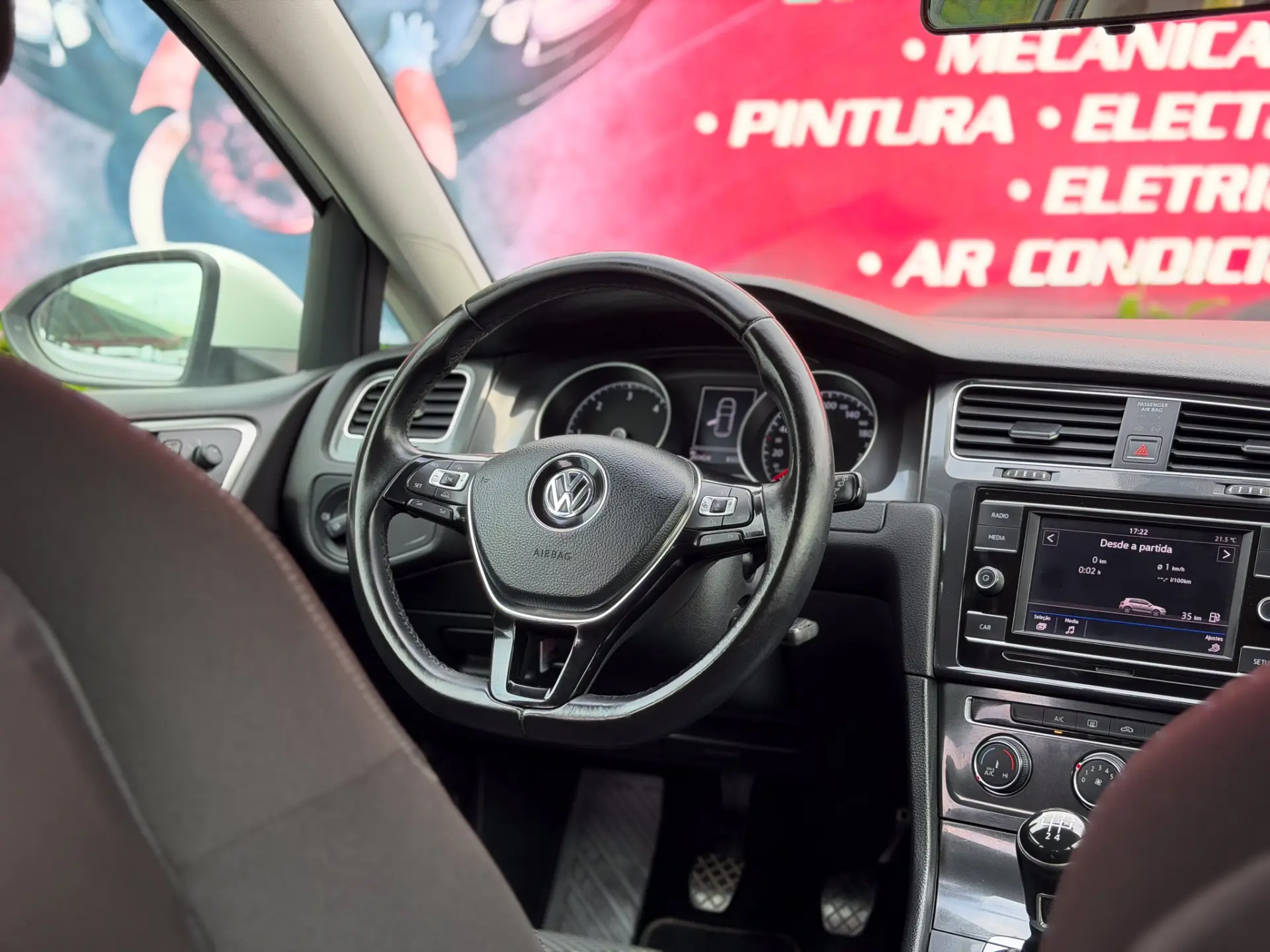 Volkswagen Golf 1.6 TDI Confortline 16