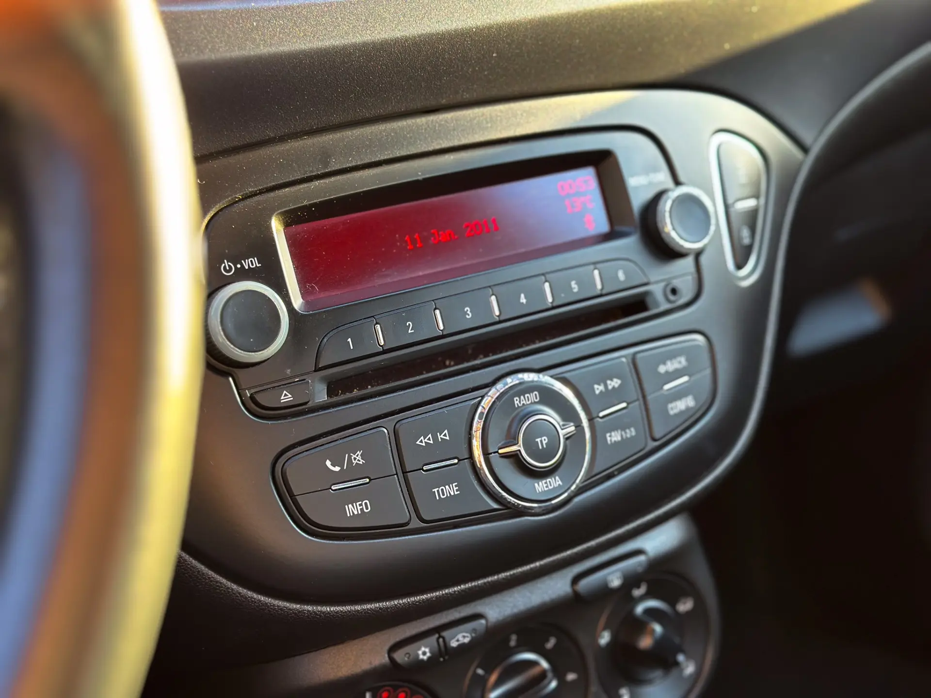 Opel Corsa 1.2 Enjoy 15