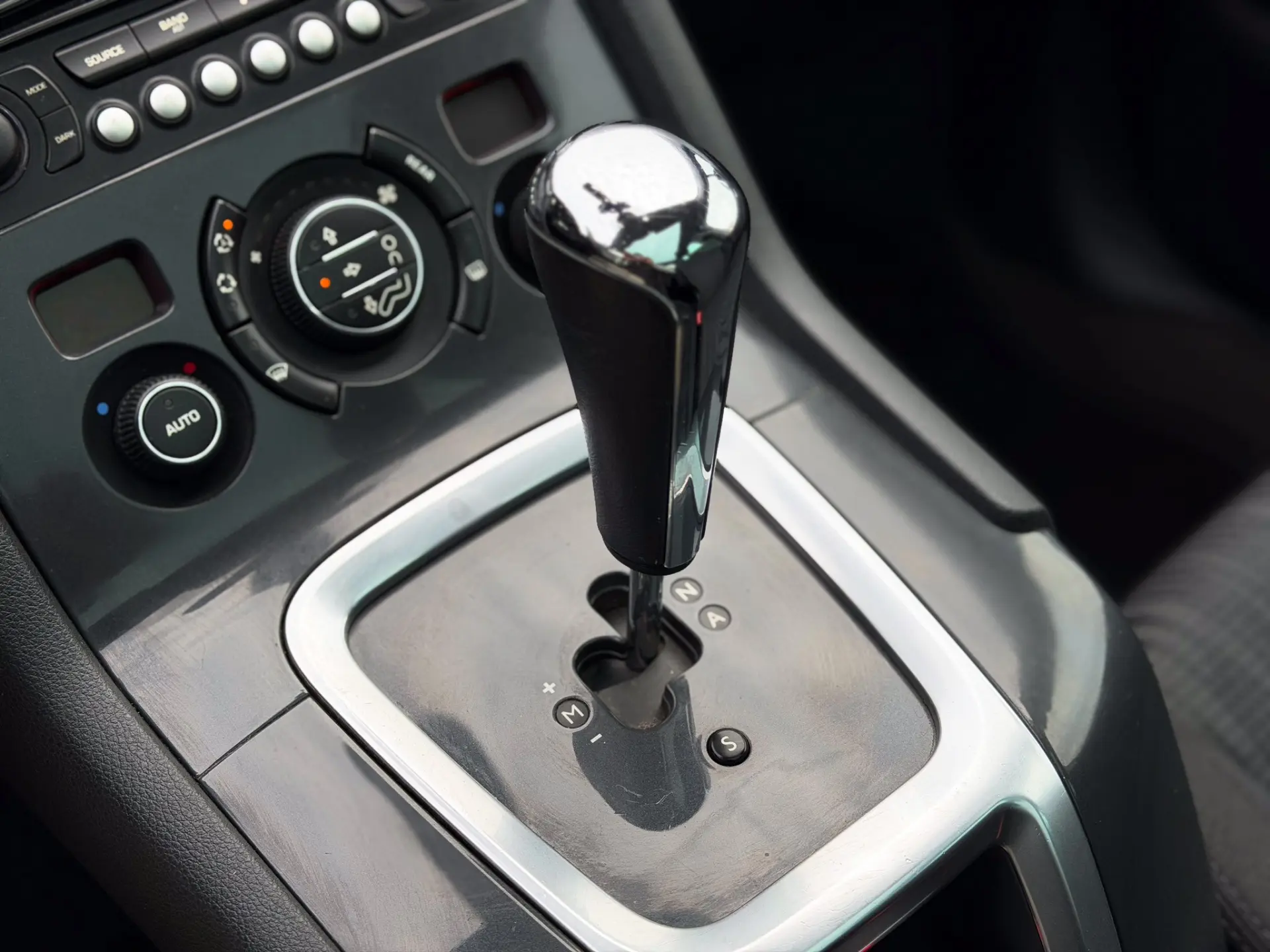 Peugeot 5008 1.6 E-HDi Active 2-Tronic 2