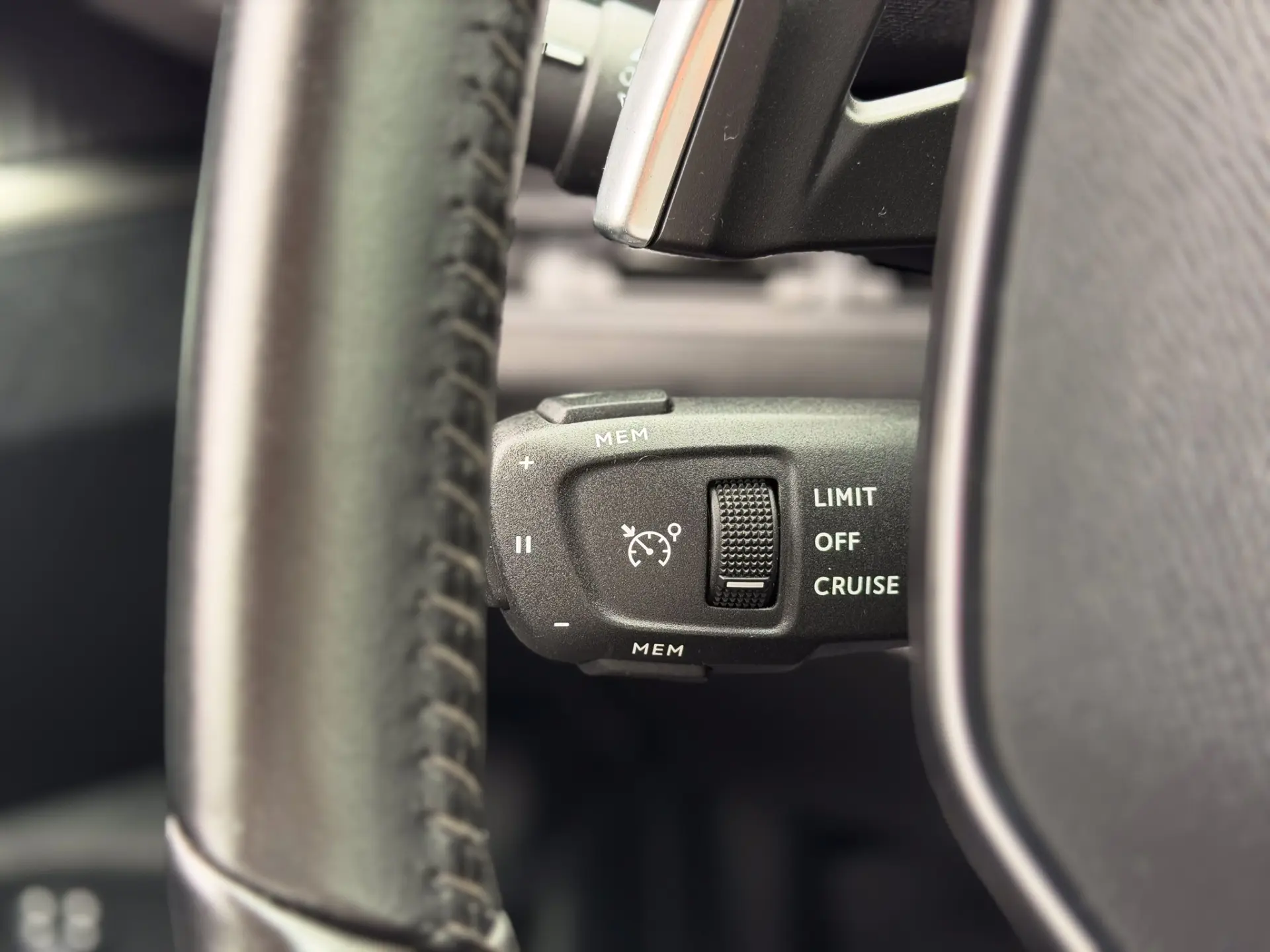 Peugeot 3008 BlueHDi 130 Stop & Start EAT8 Active Pack 21
