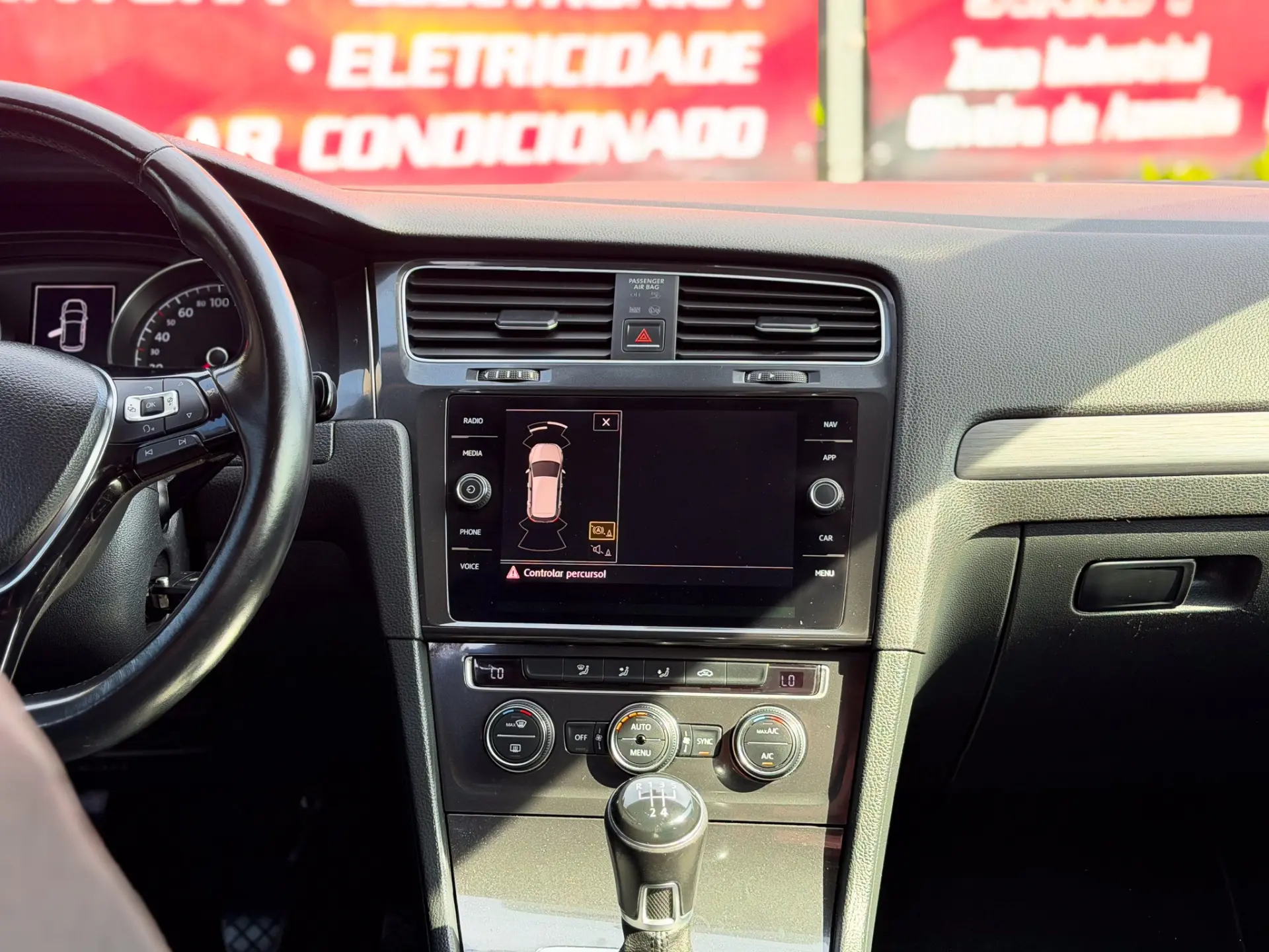 Volkswagen Golf 1.6 TDI Confortline 18