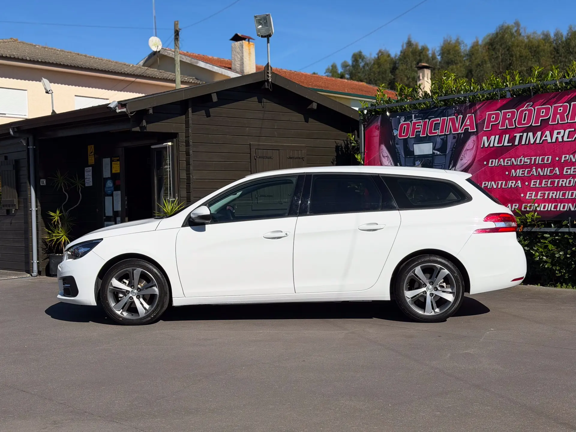 Peugeot 308 SW 1.5 BlueHDi Active EAT8 6